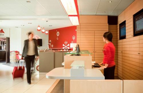 Senlis Hotel | Pet-Friendly ibis Senlis with Family Amenities & Dining