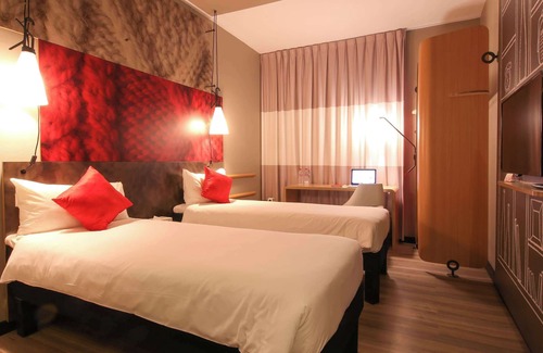 Centre Ville Hotel | Eco-Friendly Relaxation at ibis Sfax with Pool & Spa