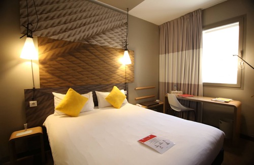 Centre Ville Hotel | Eco-Friendly Relaxation at ibis Sfax with Pool & Spa