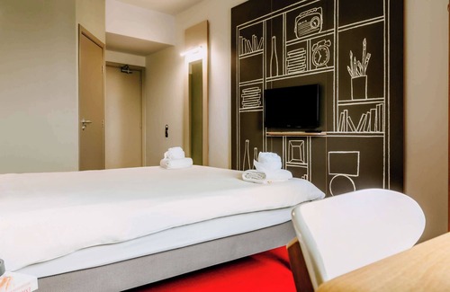 Sofia Hotel | Discover Ibis Sofia Airport: Spa & Dining Near the Terminal