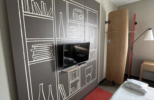 Sofia Hotel | Discover Ibis Sofia Airport: Spa & Dining Near the Terminal
