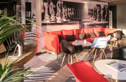 Soissons Hotel | Cozy ibis Soissons: Pet-Friendly with Family Amenities