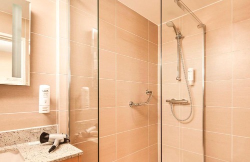Stevenage Hotel | Pet-Friendly Stay at ibis Stevenage Centre for Families