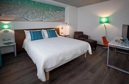 La Coruna Hotel | Pet-Friendly Ibis Styles A Coruna with 8.5/10 Guest Rating
