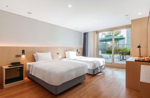 Jeonju Hotel | Roni Hotel: Wheelchair Accessible with Family-Friendly Amenities