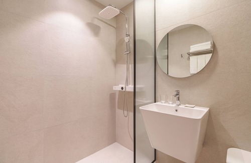 Jeonju Hotel | Roni Hotel: Wheelchair Accessible with Family-Friendly Amenities