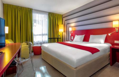 Avignon Hotel | Discover ibis Styles Avignon Sud: Pet-Friendly Getaway