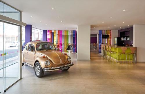 Centro Hotel | Pet-Friendly Ibis Styles Balneário Camboriú - Steps from the Beach