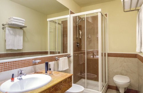 Giovinazzo Hotel | Comfortable ibis Styles Bari Giovinazzo with Pool & Dining