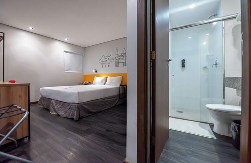 Nazare Hotel | Relax at ibis Styles Belém Nazaré with Pool and Spa