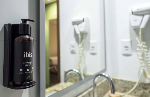 Nazare Hotel | Relax at ibis Styles Belém Nazaré with Pool and Spa