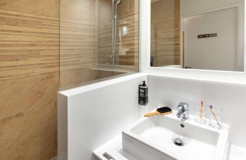 Biarritz Hotel | Cozy ibis Styles Biarritz Plage with Oceanfront Views
