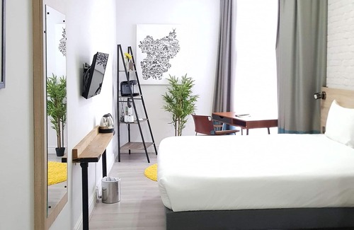 Oldbury Hotel | Comfortable ibis Styles Birmingham Oldbury with Spa & Dining