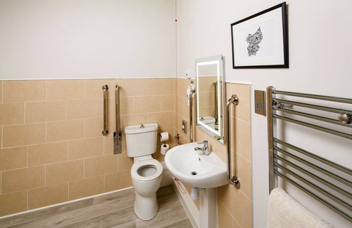 Oldbury Hotel | Comfortable ibis Styles Birmingham Oldbury with Spa & Dining