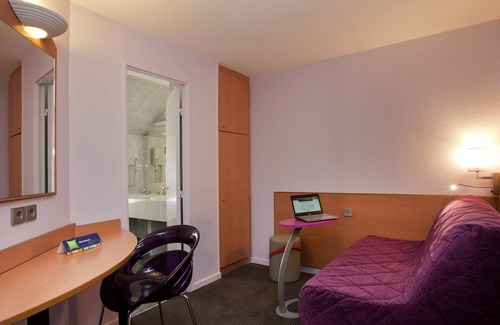 Champ de Foire Hotel | Discover ibis Styles Bourg en Bresse: Family-Friendly Getaway