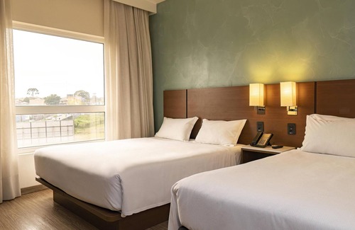 Aguas Belas Hotel | Exceptional ibis Styles Curitiba Aeroporto with Spa & Dining