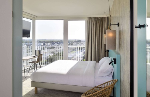 Bredene Hotel | Inviting Ibis Styles Bredene: Family-Friendly with Breakfast