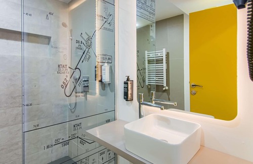 Otopeni Hotel | Convenient ibis Styles Bucharest Airport with Great Amenities