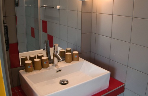 Le Coudray Hotel | Modern ibis Styles Chartres: Family-Friendly with Breakfast