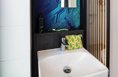 Delft Hotel | Accessible Ibis Styles Hotel in Delft with Family Amenities