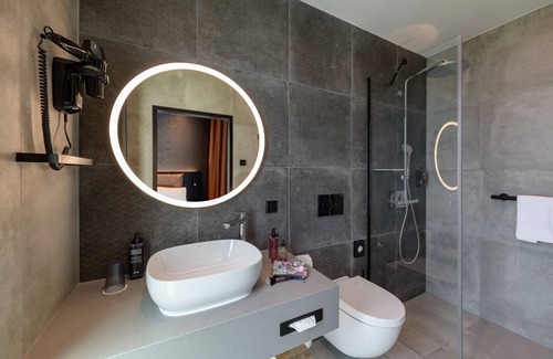 Schnetzenhausen Hotel | Discover Ibis Styles Friedrichshafen: Family-Friendly Retreat