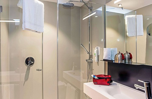 Carouge Hotel | Comfortable Ibis Styles Genève Carouge with Spa & Dining