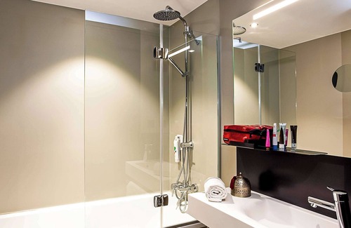 Carouge Hotel | Comfortable Ibis Styles Genève Carouge with Spa & Dining