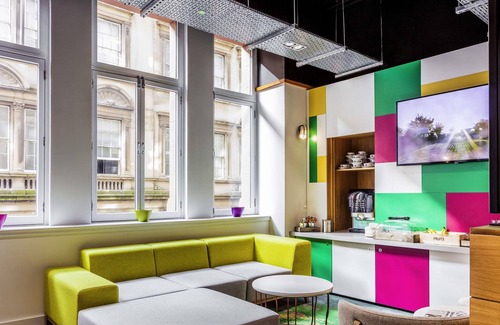 City Centre Glasgow Hotel | Stylish Ibis Styles Glasgow Centre with Pool & Spa Access