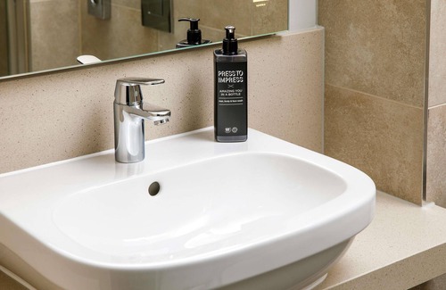 City Centre Glasgow Hotel | Stylish Ibis Styles Glasgow Centre with Pool & Spa Access