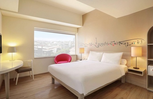 Gambir Hotel | Comfortable ibis Styles Jakarta Gajah Mada with Spa & Pool