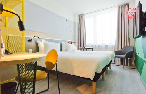 Kaunas Hotel | Comfortable Ibis Styles Kaunas Centre with Family Amenities