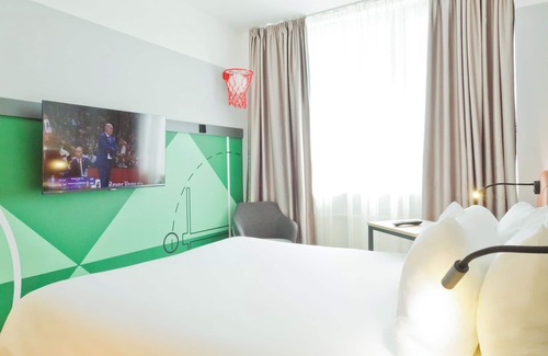 Kaunas Hotel | Comfortable Ibis Styles Kaunas Centre with Family Amenities