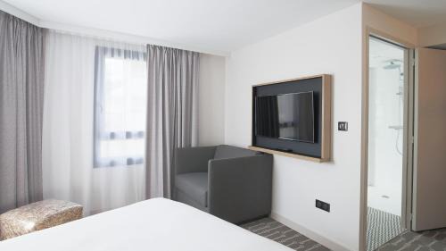Centre-ville rive gauche Hotel | Discover ibis Styles Laval Centre Gare: Pet Friendly & Dining