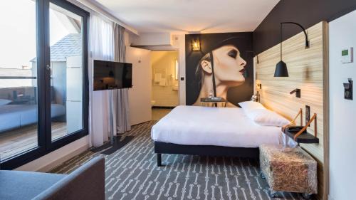 Centre-ville rive gauche Hotel | Discover ibis Styles Laval Centre Gare: Pet Friendly & Dining