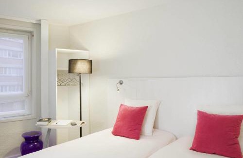 Lille Centre Ville Hotel | Pet-Friendly ibis Styles Lille Centre with Great Amenities