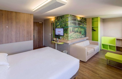 Marcq-en-Baroeul Hotel | Stylish ibis Styles Lille Marcq en Baroeul with Spa & Dining