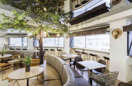 Sao Sebastiao da Pedreira Hotel | Trendy Ibis Styles Lisboa Centro with Family-Friendly Amenities
