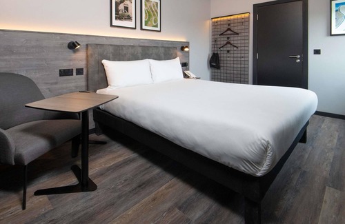 Crawley Hotel | Top-Rated Ibis Styles London Gatwick with Breakfast & More