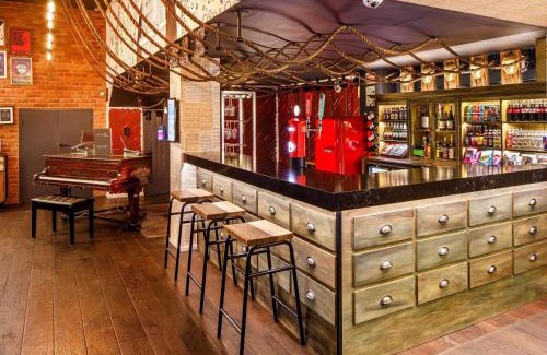 Cathedrals Hotel | Convenient ibis Styles London Southwark Near Borough Market
