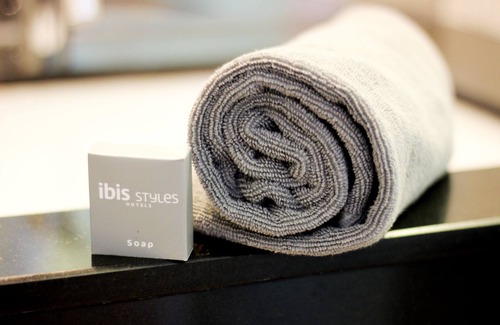 Makassar Hotel | Discover ibis Styles Makassar with Pool and Family Amenities