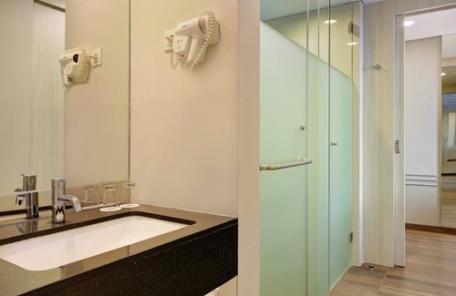 Makassar Hotel | Discover ibis Styles Makassar with Pool and Family Amenities