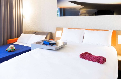 Vitrolles Hotel | Discover ibis Styles Marseille Provence Aéroport Hotel
