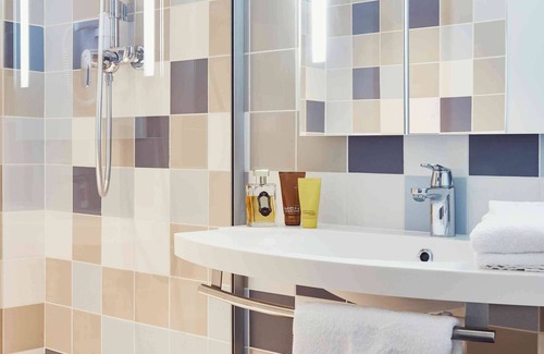 Vitrolles Hotel | Discover ibis Styles Marseille Provence Aéroport Hotel