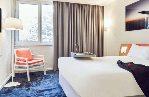 Vitrolles Hotel | Discover ibis Styles Marseille Provence Aéroport Hotel