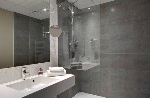 Pannes Hotel | Relax at ibis Styles Montargis Arboria with Pool & Spa