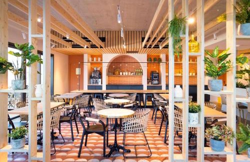 Montauban Hotel | Relax at ibis Styles Montauban with Pool & Ocean Views