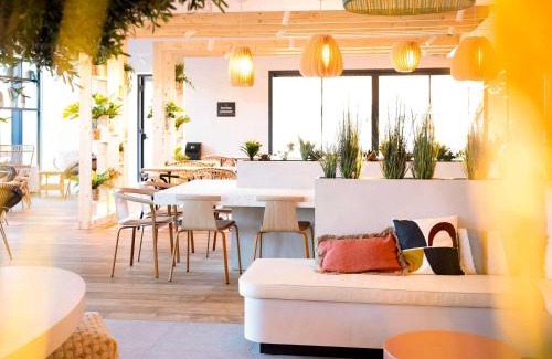 Montauban Hotel | Relax at ibis Styles Montauban with Pool & Ocean Views