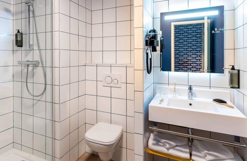 Morlaix Hotel | Discover L'Albatros: Top-Rated Hotel with Spa & Pool