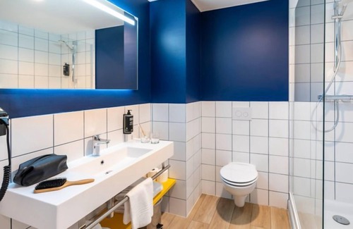 Morlaix Hotel | Discover L'Albatros: Top-Rated Hotel with Spa & Pool
