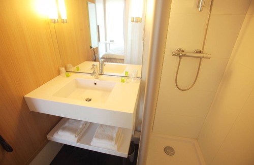 Reze Hotel | Welcoming ibis Styles Nantes Rezé Aéroport: Great Amenities